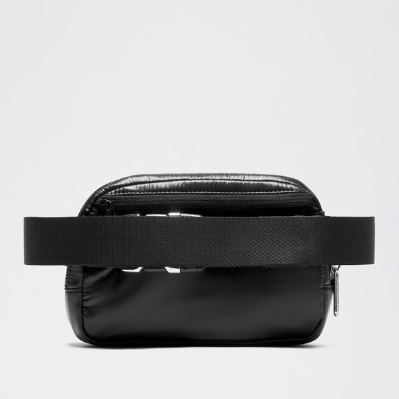 Lululemon NWT Everywhere Belt Bag 1L Wunder Puff Shine Black - Picture 3 of 7